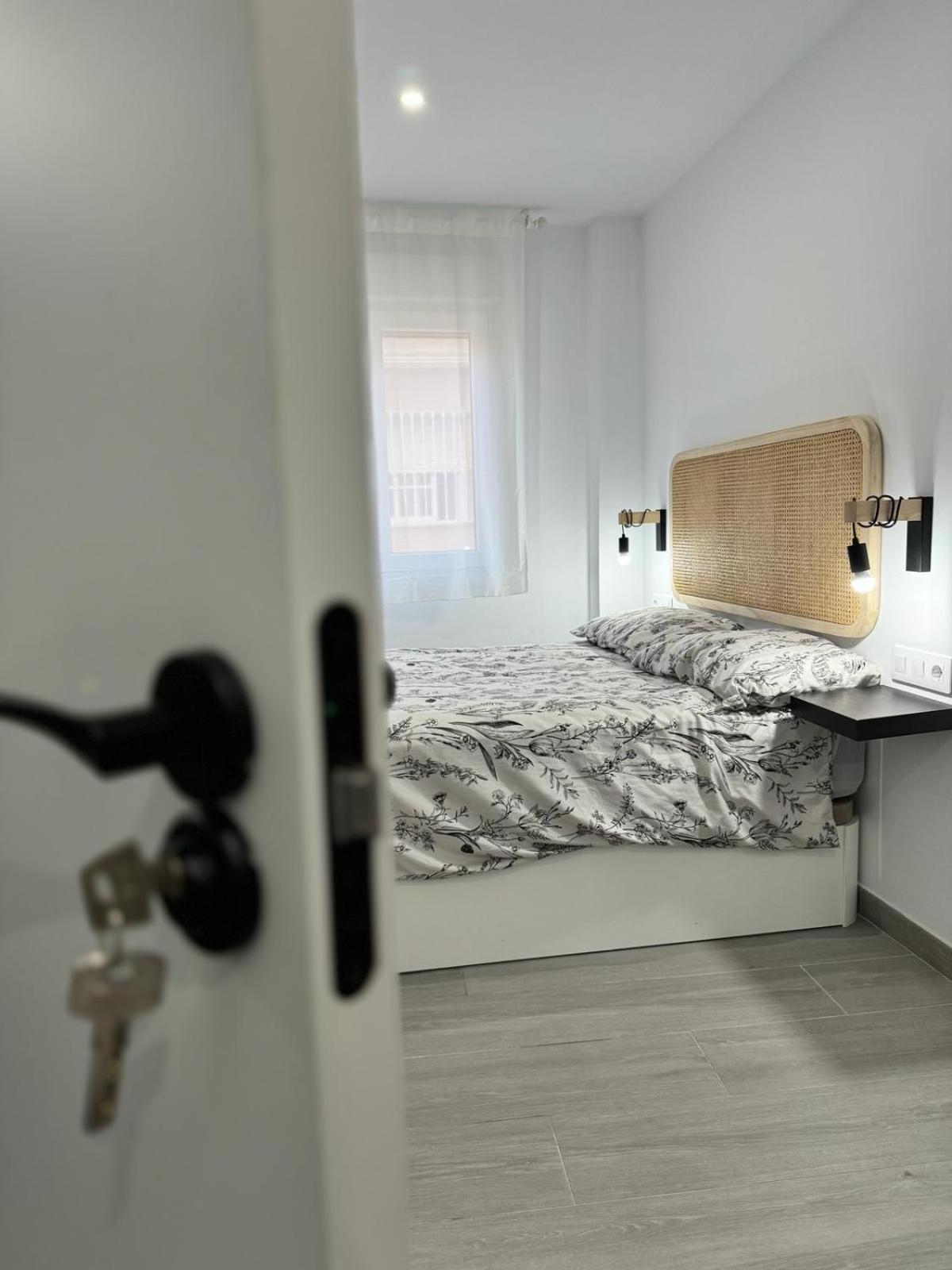 Apartamento Maui Beach En El Palo Malaga Bagian luar foto