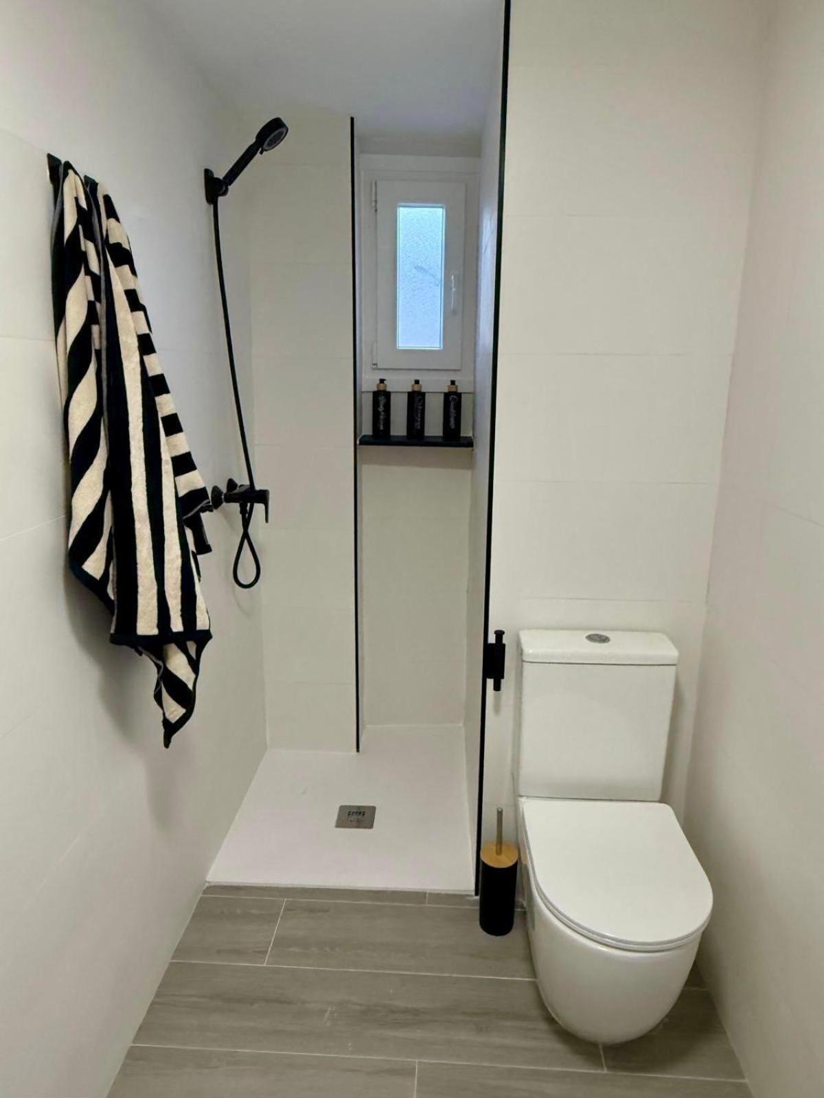 Apartamento Maui Beach En El Palo Malaga Bagian luar foto
