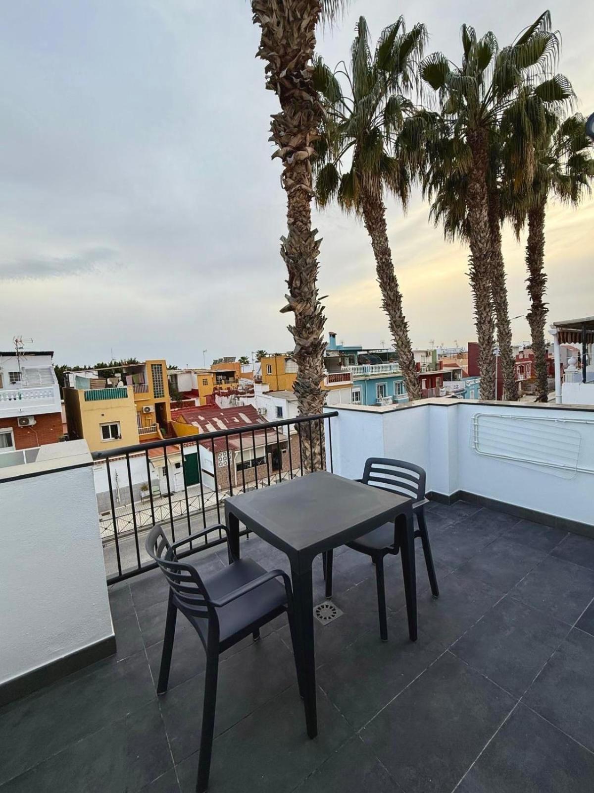 Apartamento Maui Beach En El Palo Malaga Bagian luar foto