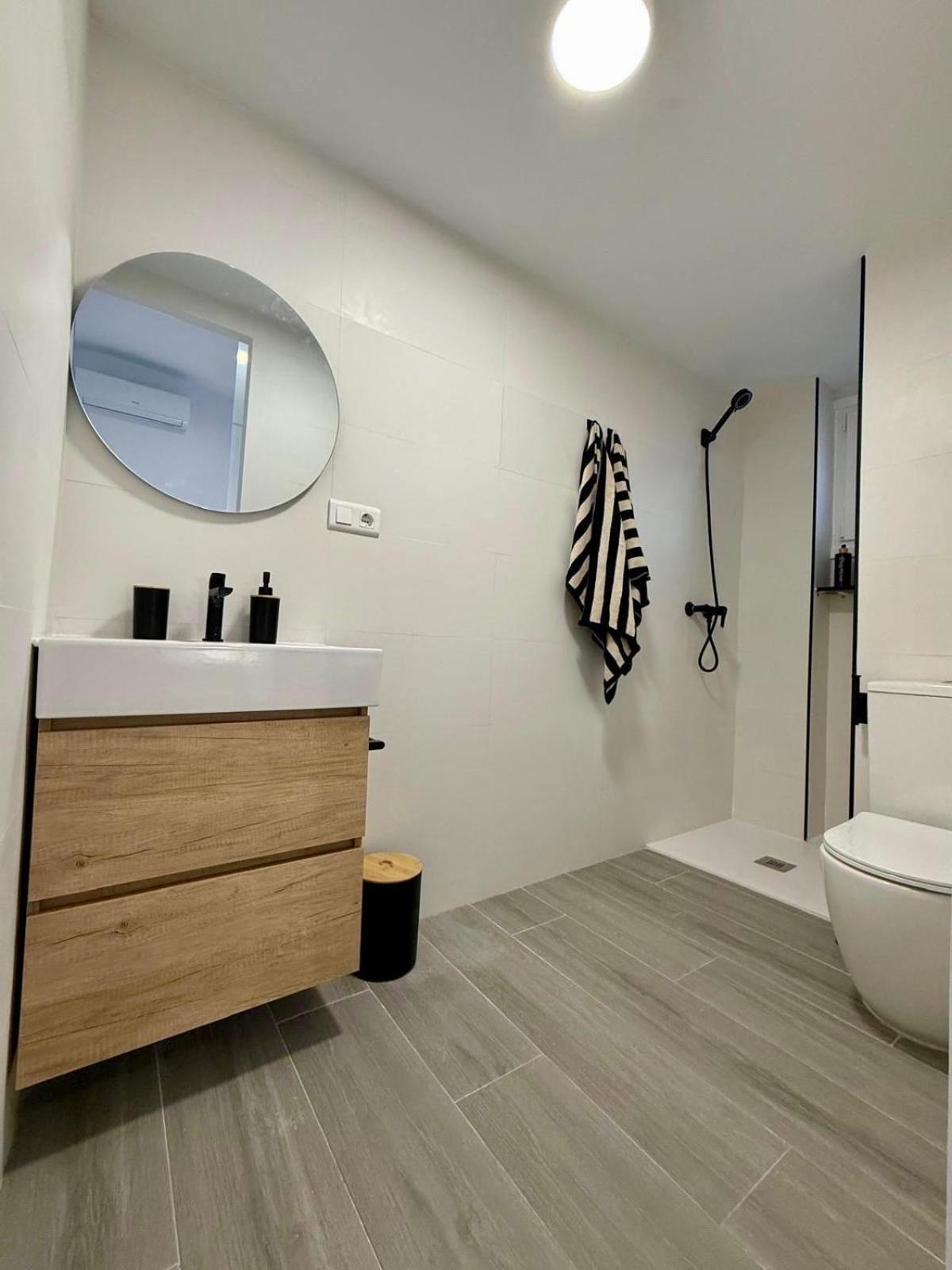 Apartamento Maui Beach En El Palo Malaga Bagian luar foto